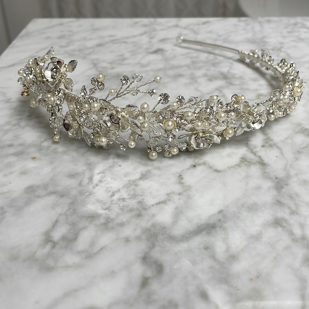 Rhinestone and faux pearl headband